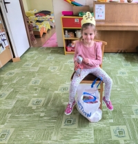 Nikolka slav&iacute; p&aacute;t&eacute; narozeniny v Beru&scaron;k&aacute;ch :-)