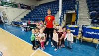 Když se řekne ,, BASKETBALL" aneb Beru&scaron;ky tr&eacute;novali v basketbalov&eacute; hale