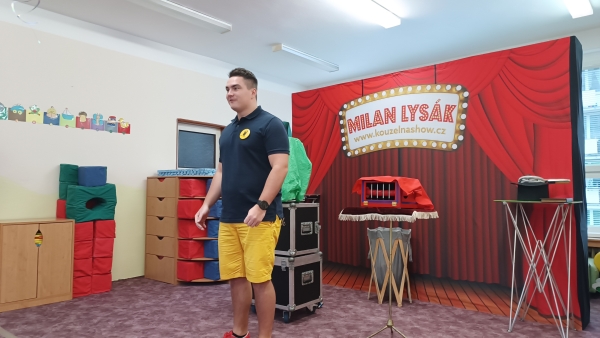Nav&scaron;t&iacute;vil n&aacute;s KOUZELN&Iacute;K