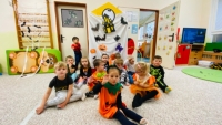 Koť&aacute;tka si už&iacute;vala Halloween