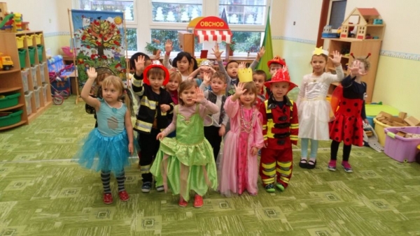 Karneval u Slun&iacute;ček