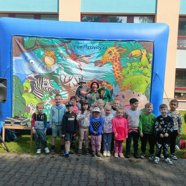 SOVIČKY SE BAV&Iacute; S FUN ACTIVITY